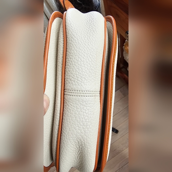 Dooney & Bourke Shoulder Bag- Like New - Picture 14 of 16